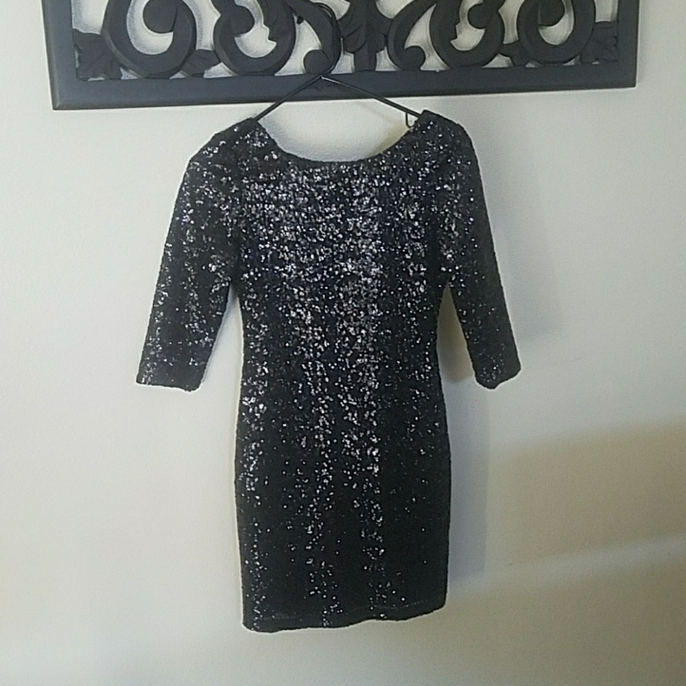 Sequined bodycon dress